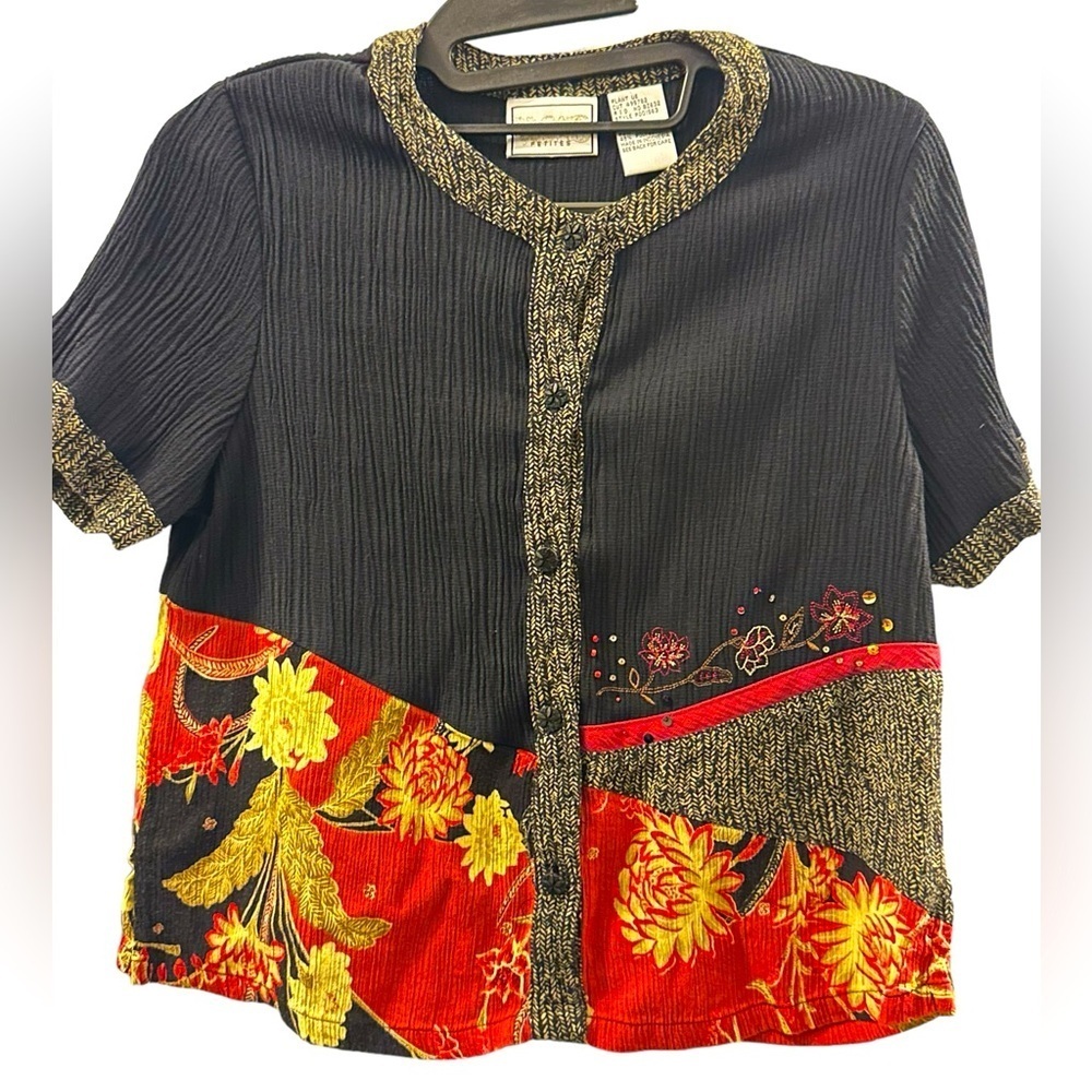 🔥Host Pick🔥 Napa Valley Button Down women’s shirt size P